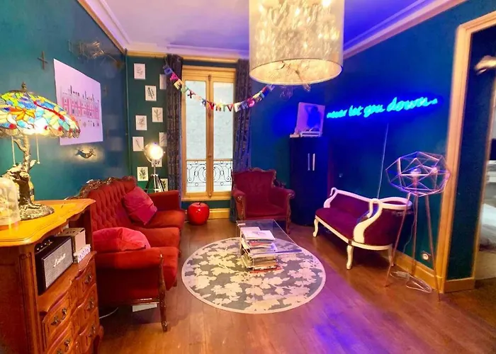 Artist Designed Flat In Area Montparnasse